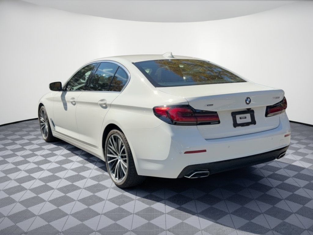 Certified 2023 BMW 530i xDrive w/ Premium Package AWD/4WD image 3