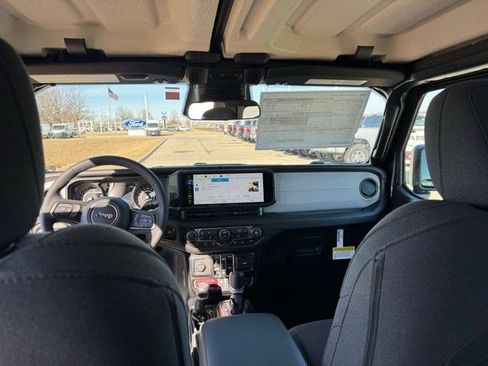 New 2026 Jeep Gladiator Sport AWD/4WD image 30