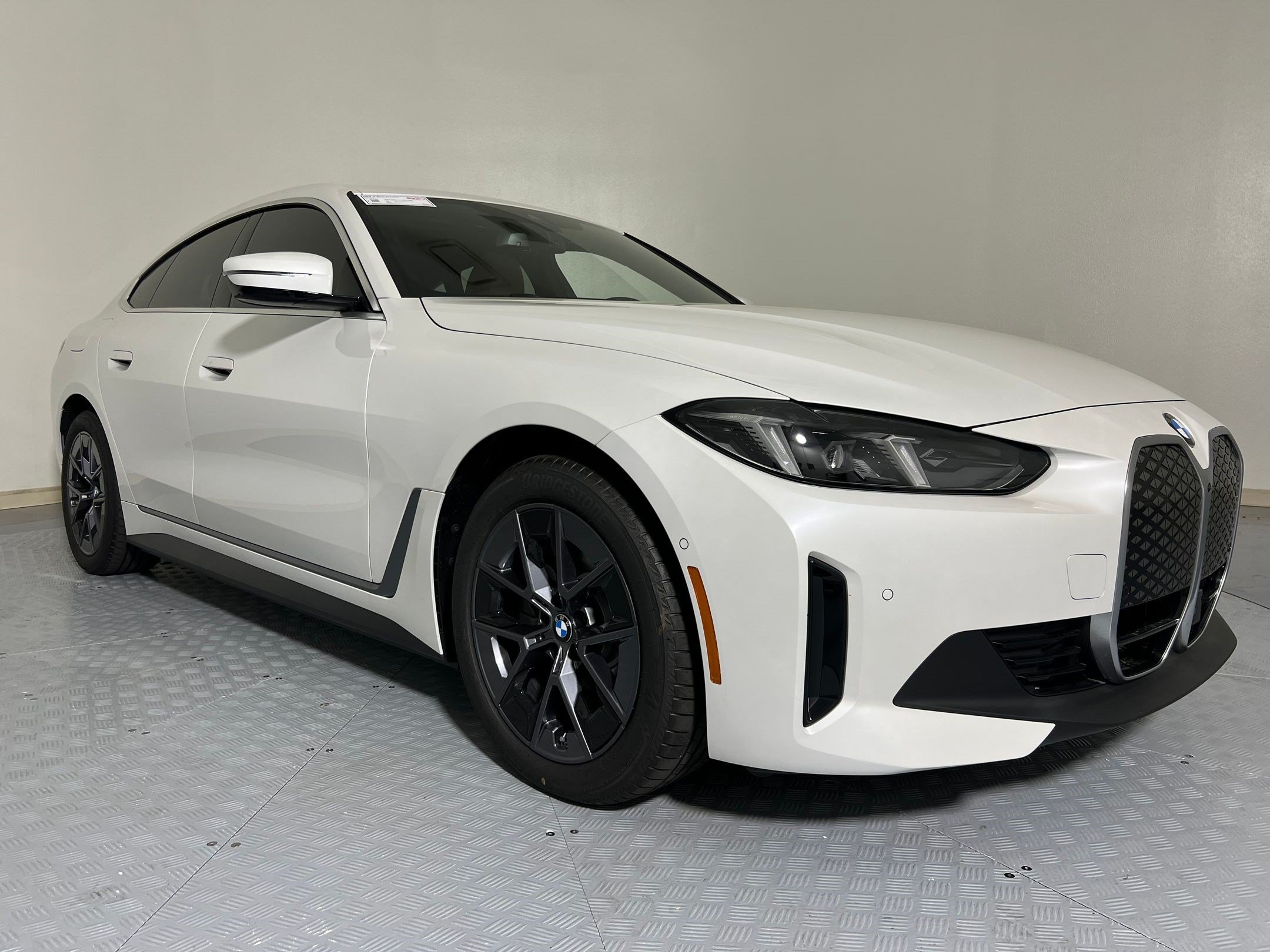 Used 2026 BMW i4 eDrive40 w/ Premium Package RWD image 6