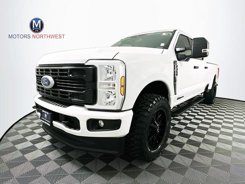Used 2024 Ford F350 XLT image 1