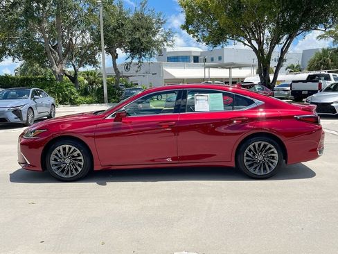 Certified 2025 Lexus ES 300h w/ Technology Package FWD image 4