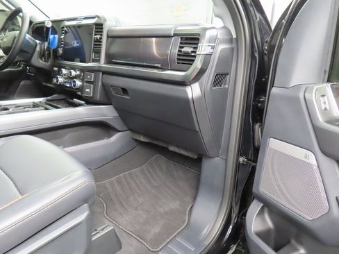 Used 2025 Ford F250 Lariat w/ Lariat Ultimate Package image 36