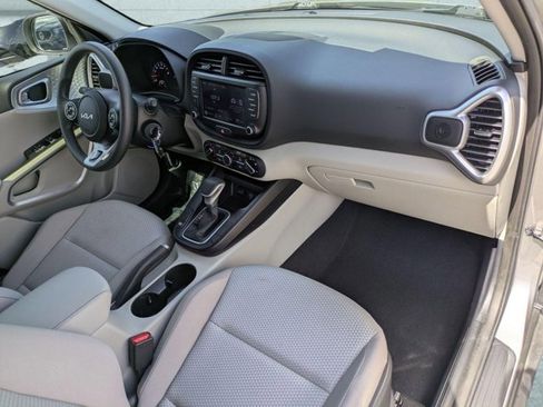 Used 2022 Kia Soul LX FWD image 19