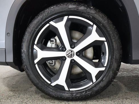 New 2026 Volkswagen Tiguan SE image 5