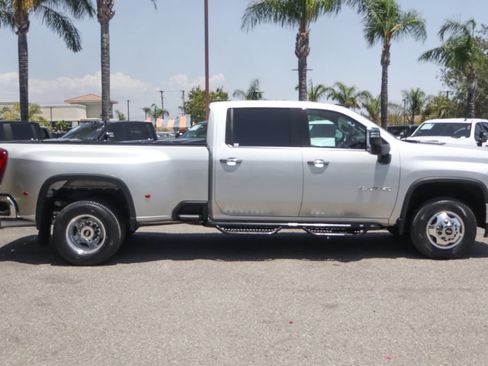 Used 2020 Chevrolet Silverado 3500 LTZ w/ Technology Package AWD/4WD image 11