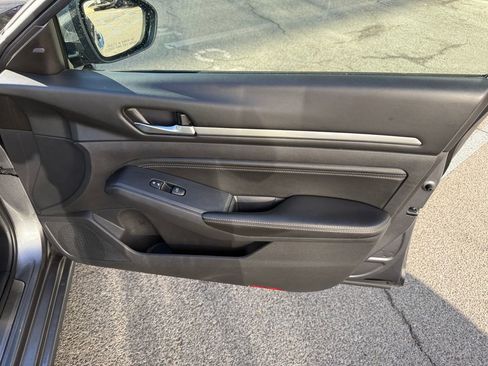 Used 2019 Nissan Altima 2.5 Platinum AWD/4WD image 26
