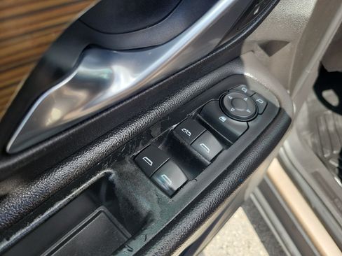 Used 2018 GMC Terrain SLE FWD image 23