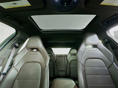 Used 2025 Porsche Panamera 4 image 22