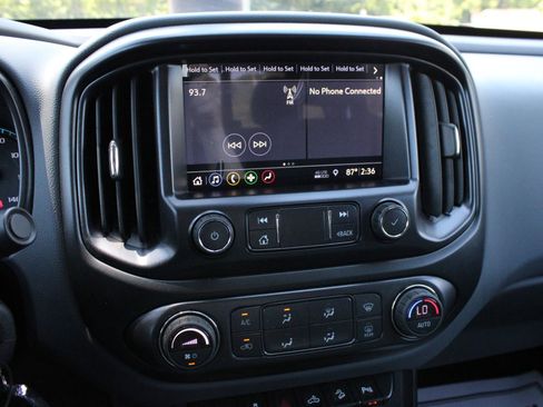 Used 2021 Chevrolet Colorado Z71 AWD/4WD image 38
