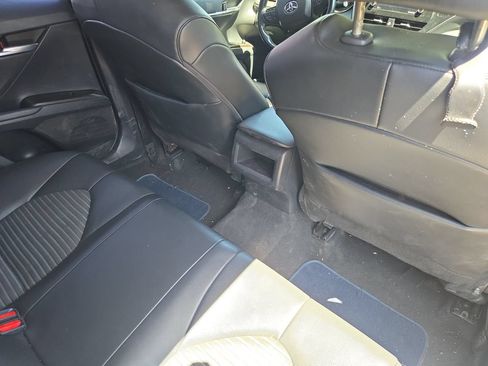 Used 2022 Toyota Camry SE FWD image 6