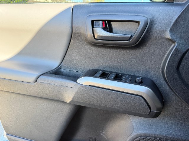 Used 2023 Toyota Tacoma SR5 w/ Technology Package AWD/4WD image 21