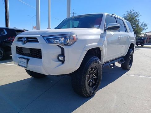 Used 2022 Toyota 4Runner SR5 image 4