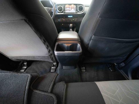 Used 2023 Toyota Tacoma TRD Off-Road image 22