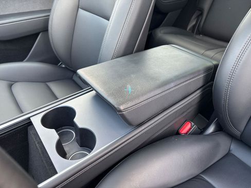 Used 2023 Tesla Model Y AWD image 30