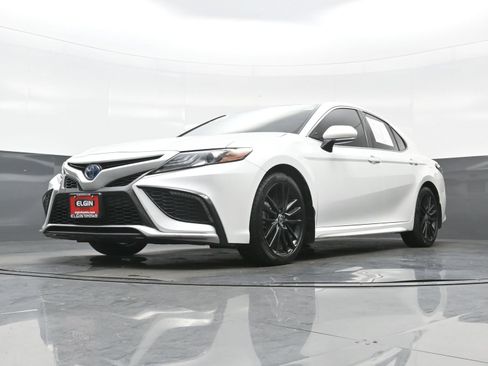 Used 2022 Toyota Camry XSE w/ Cold Weather Package FWD image 30