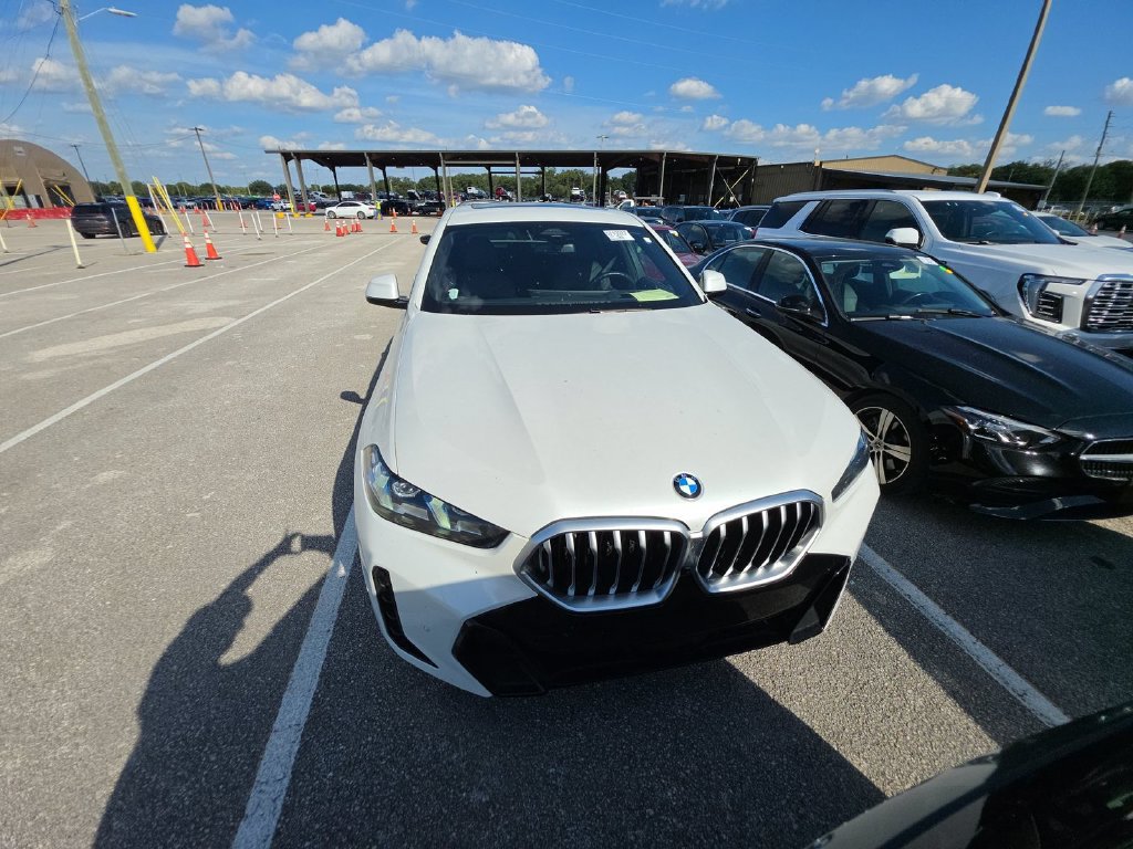 Used 2025 BMW X6 xDrive40i AWD/4WD image 2