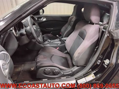 Used 2017 Nissan 370Z Coupe RWD image 10
