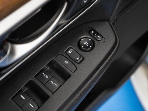 Used 2020 Honda CR-V Touring image 15