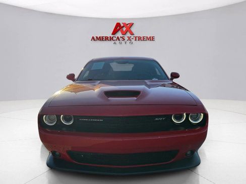 Used 2015 Dodge Challenger SRT image 8