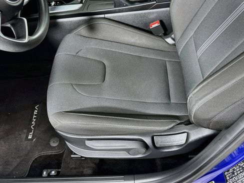 Used 2024 Hyundai Elantra SE FWD image 18
