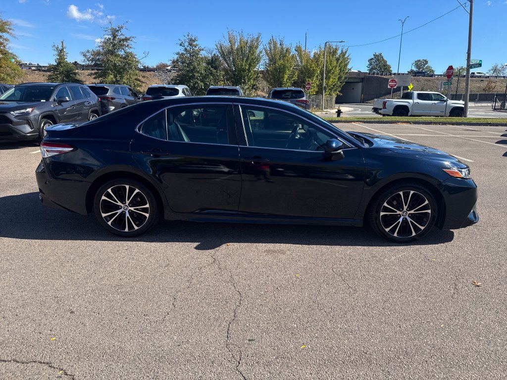 Used 2020 Toyota Camry SE FWD image 8