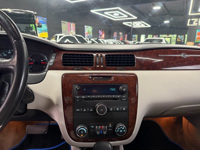 Used 2011 Chevrolet Impala LT FWD image 11
