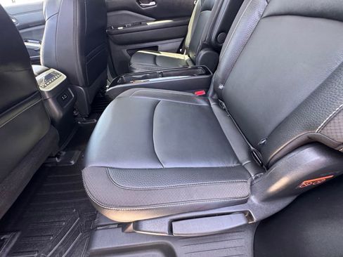 Certified 2023 Nissan Pathfinder SL w/ SL Premium Package FWD image 22