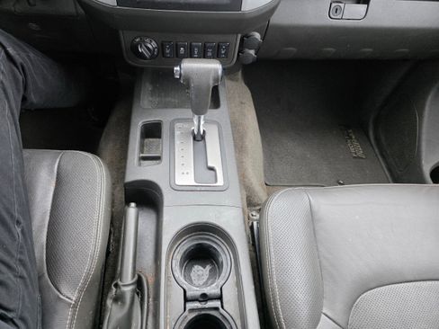 Used 2015 Nissan Frontier PRO-4X w/ Pro-4x Luxury Package image 14