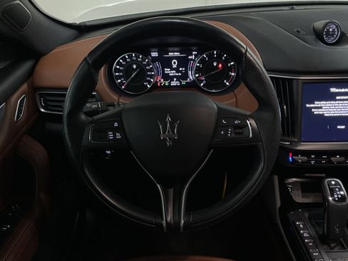Used 2021 Maserati Levante image 9