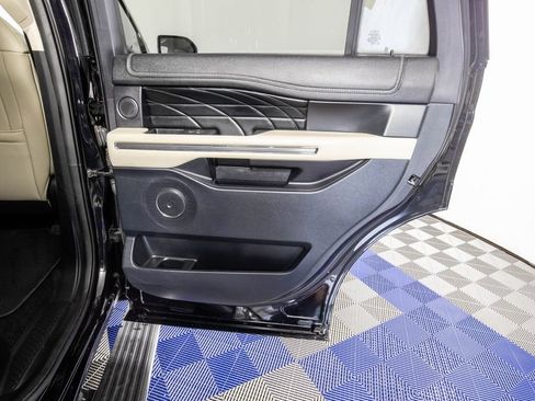 Used 2019 Ford Expedition Platinum RWD image 18