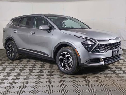 Used 2023 Kia Sportage LX image 2