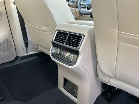 New 2026 Volkswagen Atlas SE image 44