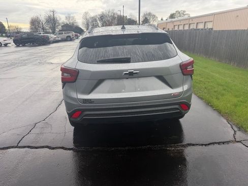 New 2026 Chevrolet Trax RS w/ Sunroof Package FWD image 5