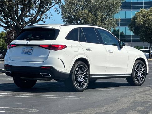 Used 2023 Mercedes-Benz GLC 300 image 4