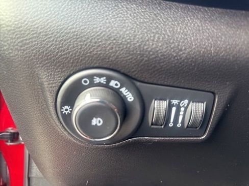 Used 2025 Jeep Compass Trailhawk AWD/4WD image 16