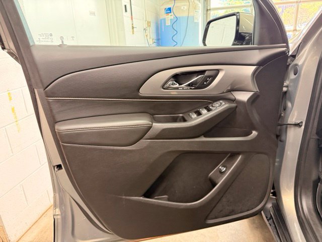 Used 2019 Chevrolet Traverse LT FWD image 10