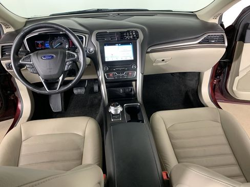 Used 2017 Ford Fusion SE w/ Fusion SE Technology Package image 33