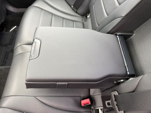 Used 2016 Mercedes-Benz C 300 4MATIC Sedan image 17