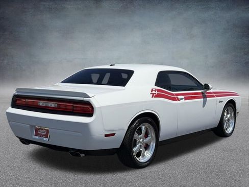 Used 2011 Dodge Challenger R/T RWD image 3