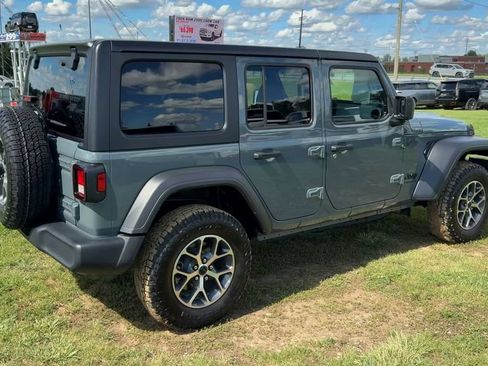 Used 2025 Jeep Wrangler Unlimited Sport AWD/4WD image 7