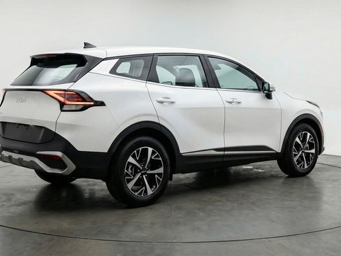 Used 2025 Kia Sportage LX image 9