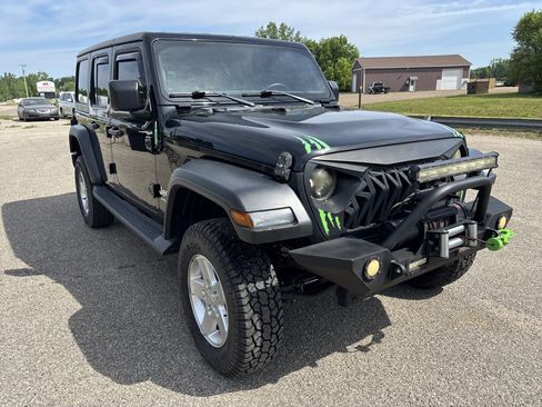 Used 2019 Jeep Wrangler Unlimited Sport S AWD/4WD image 1
