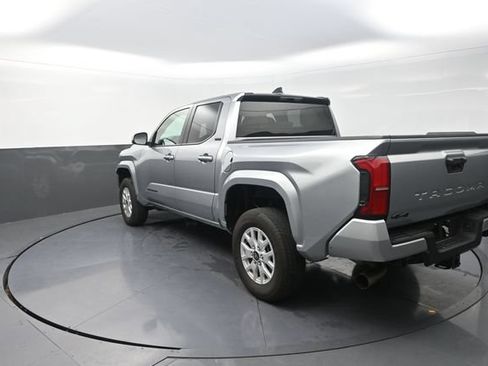 Used 2025 Toyota Tacoma SR5 AWD/4WD image 55