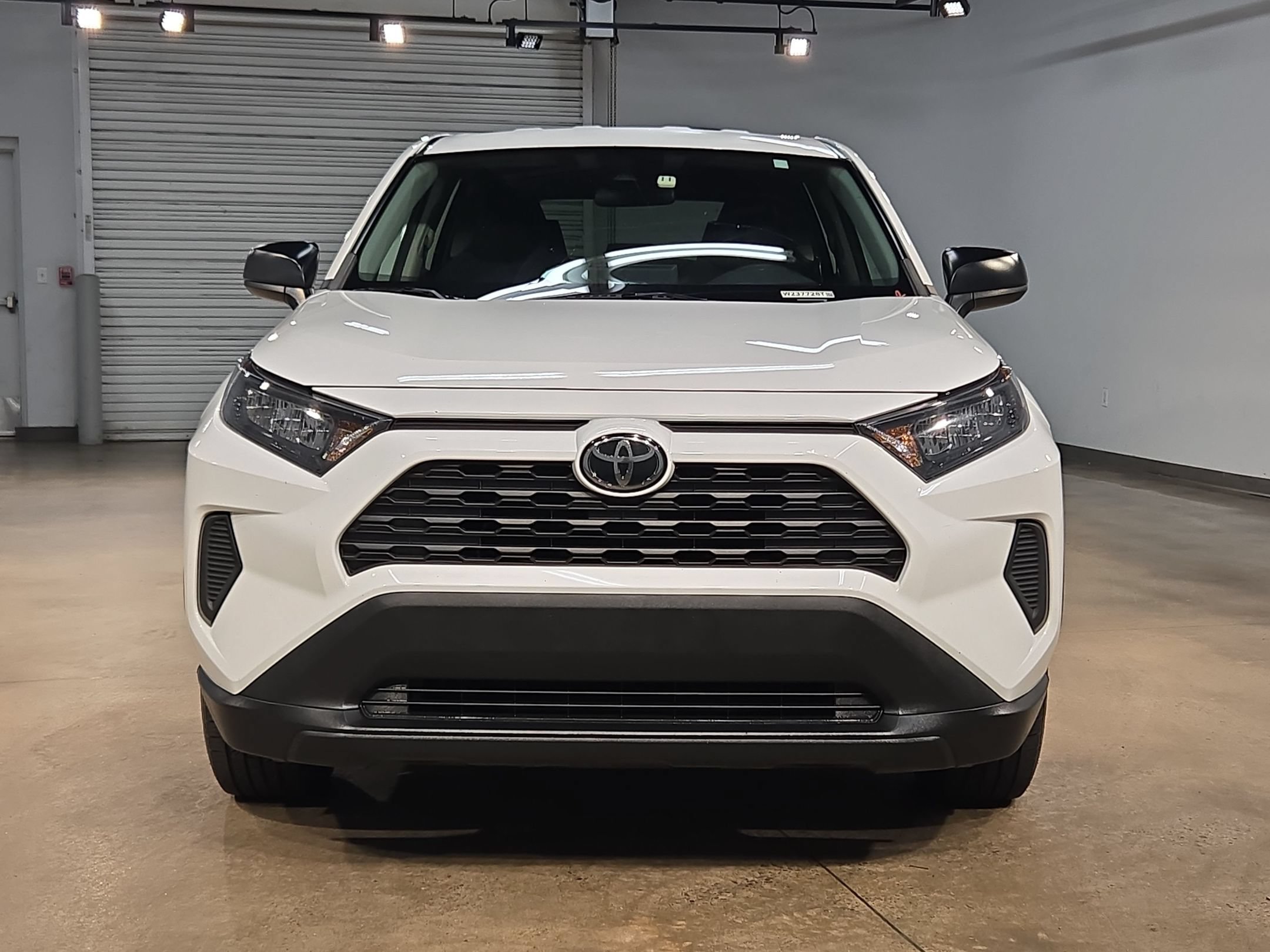Used 2022 Toyota RAV4 LE FWD image 2
