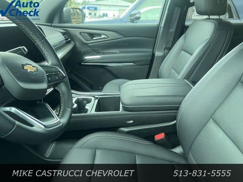 Used 2026 Chevrolet Traverse LT AWD/4WD image 7