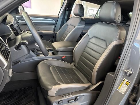 Used 2023 Volkswagen Atlas Cross Sport SEL Premium R-Line AWD/4WD image 16