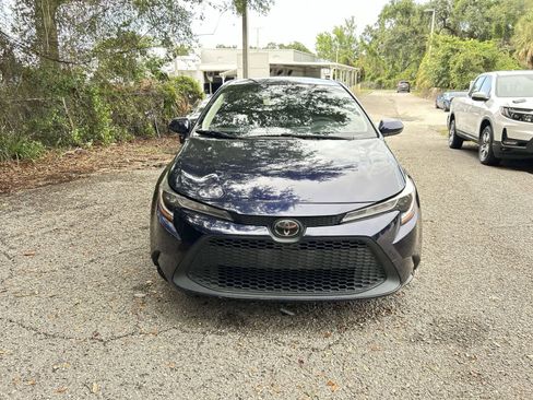 Used 2021 Toyota Corolla LE w/ LE Convenience Package FWD image 3