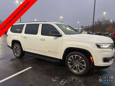 Used 2024 Jeep Wagoneer L Series II w/ Flexible Seating Group image 2