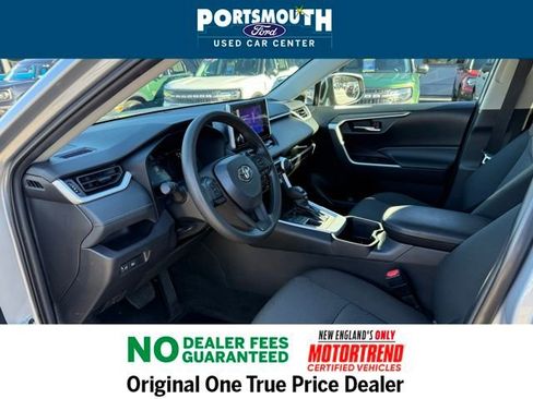 Used 2024 Toyota RAV4 XLE image 4