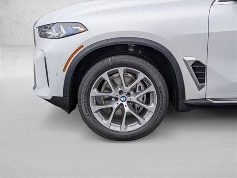 New 2026 BMW X5 xDrive40i w/ Premium Package image 10